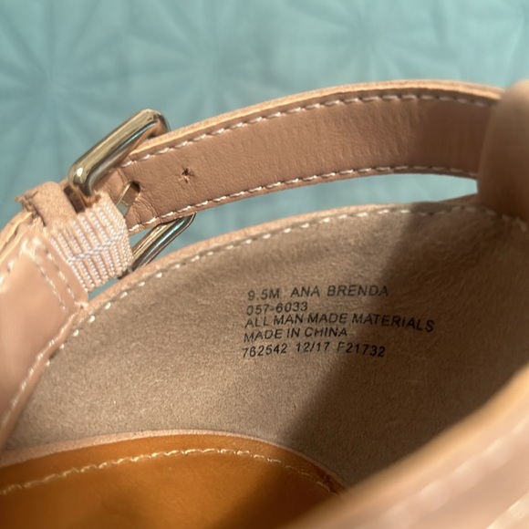 LIKE NEW! a.n.a. 3.5" wedge Brenda sandal in beige/light pink 9M w/ ankle strap - Picture 14 of 14